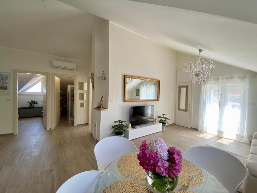 Casa Tra I Castelli Apartamento San Martino Alfieri Exterior foto